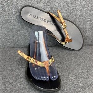 Burberry Women’s Sz 7.5 EU 38 Flip Flop Flat Thong Sandals Nova Check Pattern